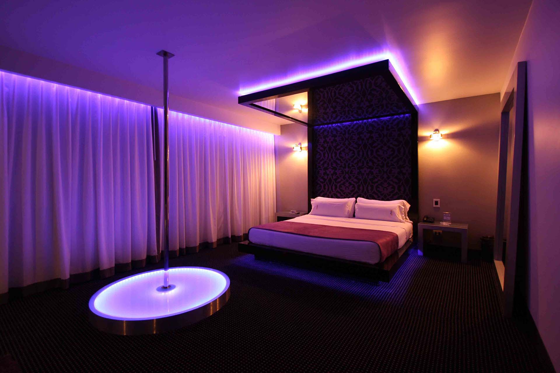 suite-lujo-con-jacuzzi-moteis